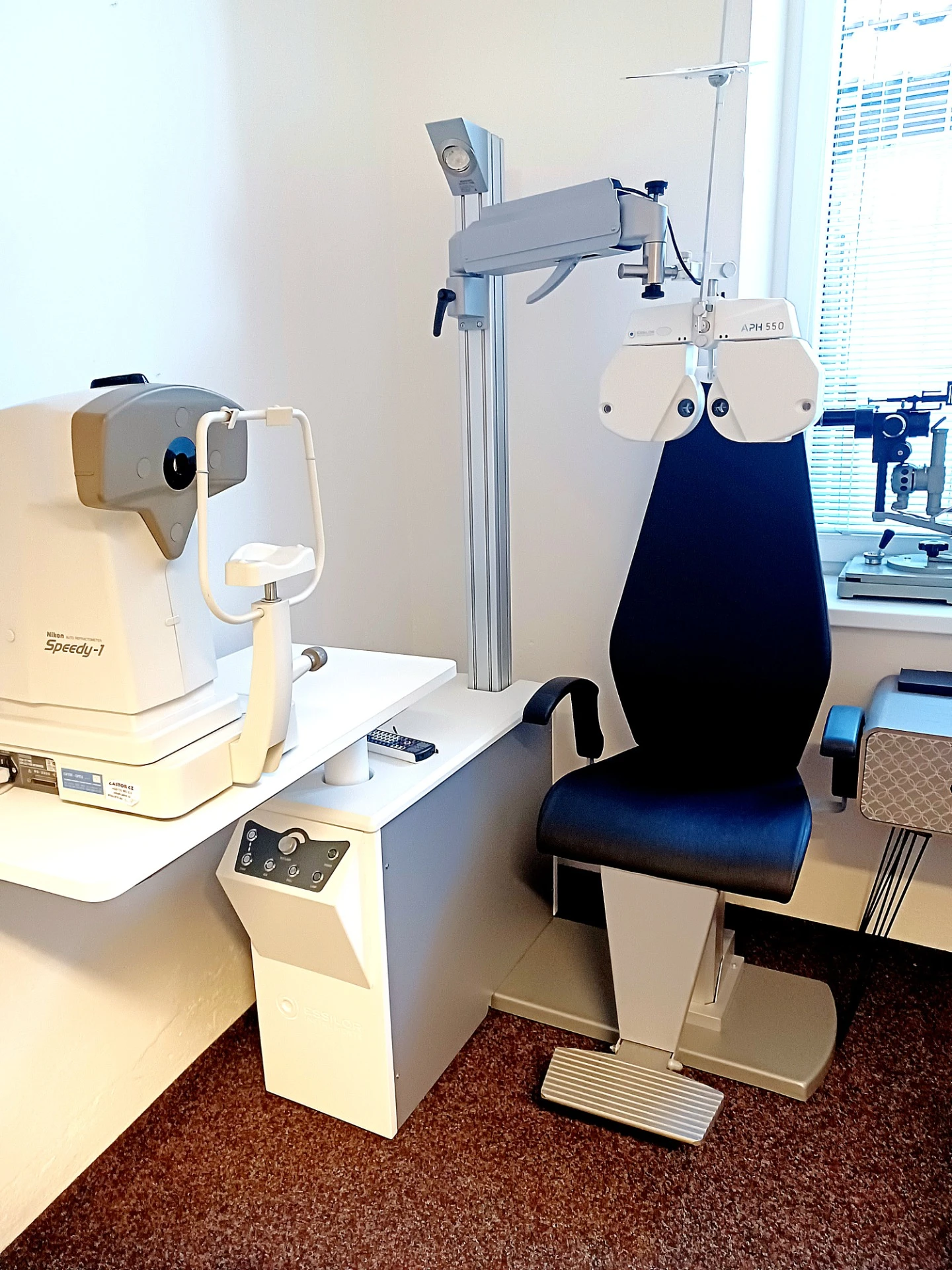 naše zařízení pro měření zraku